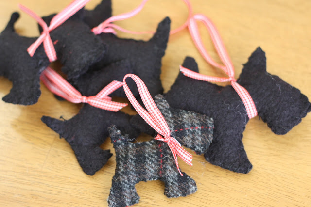 Handmade Christmas Ornament Ideas by popular Utah quilting blog, Diary of a Quilter: image of felt scotty dog ornaments. 