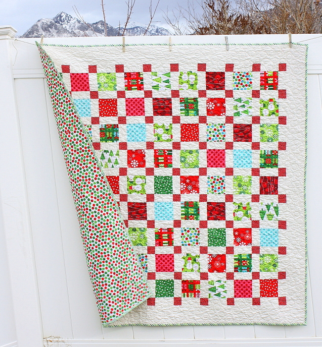 retro christmas quilt full with back