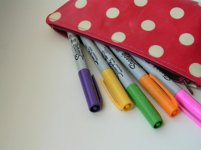 oil-cloth-zipper-pouch