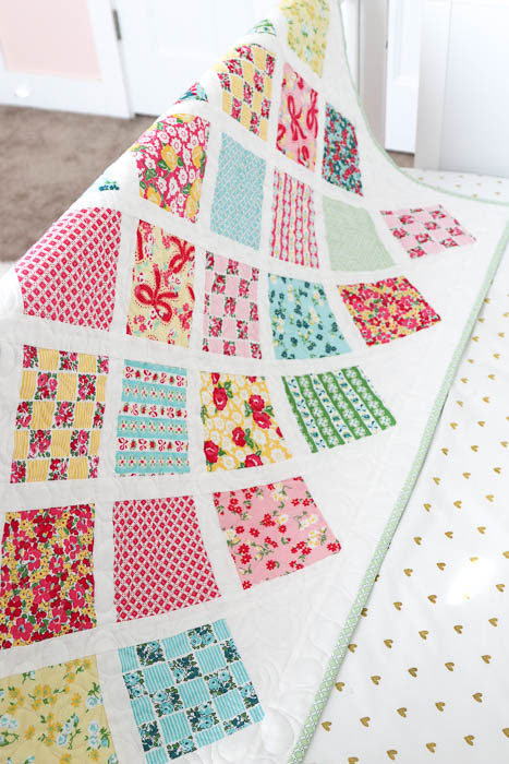 Lattice Baby Quilt Tutorial featured by top US quilt blog, Diary of a Quilter