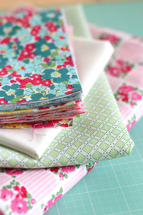 Lattice Baby Quilt Tutorial featured by top US quilt blog, Diary of a Quilter