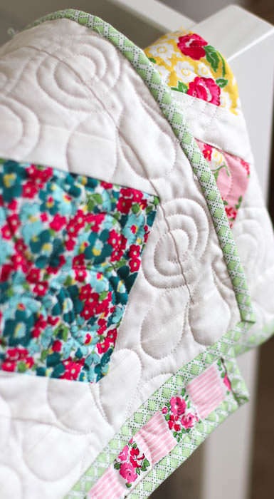 Lattice Baby Quilt Tutorial featured by top US quilt blog, Diary of a Quilter