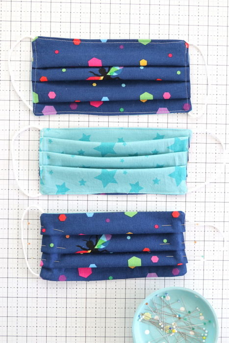 Quick and Easy DIY Fabric Face Mask tutorial featured by top US quilting blogger, Diary of a Quilter.