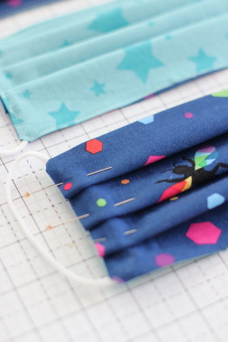 Quick and Easy DIY Fabric Face Mask tutorial featured by top US quilting blogger, Diary of a Quilter.