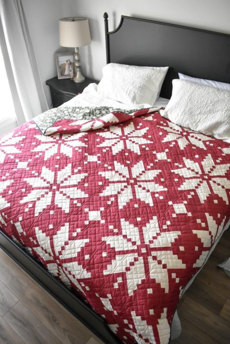 Two-tone quilt pattern Knitted Star by Lo and Behold Stitchery