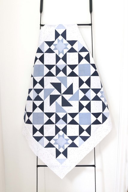 Chambray Blues classic quilt design made by Amy Smart using Tradition pattern by Jessica Dayon