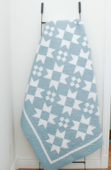 A free stars quilt pattern - two tone in classic blue and white