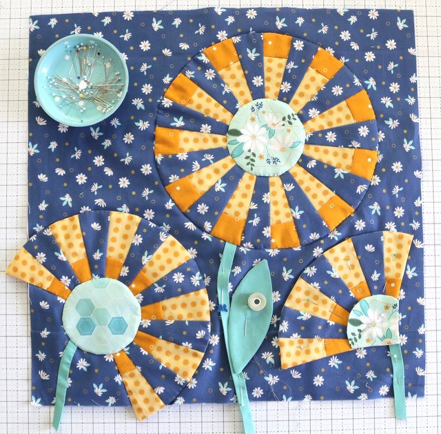 dresden-flower-mini-quilt-in-block-magazine-diary-of-a-quilter-a-quilt-blog