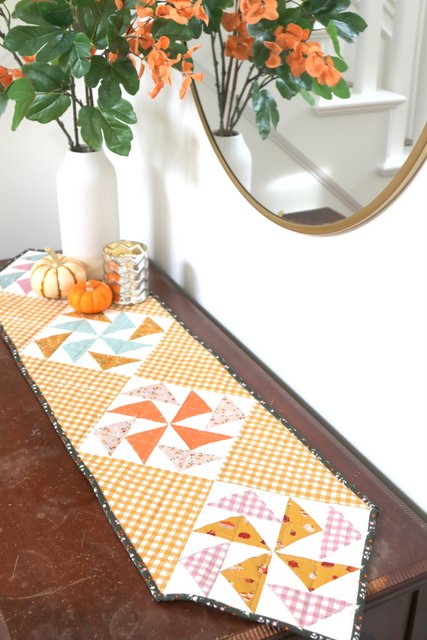 Dutchman's Puzzle free quilt block and table runner tutorial