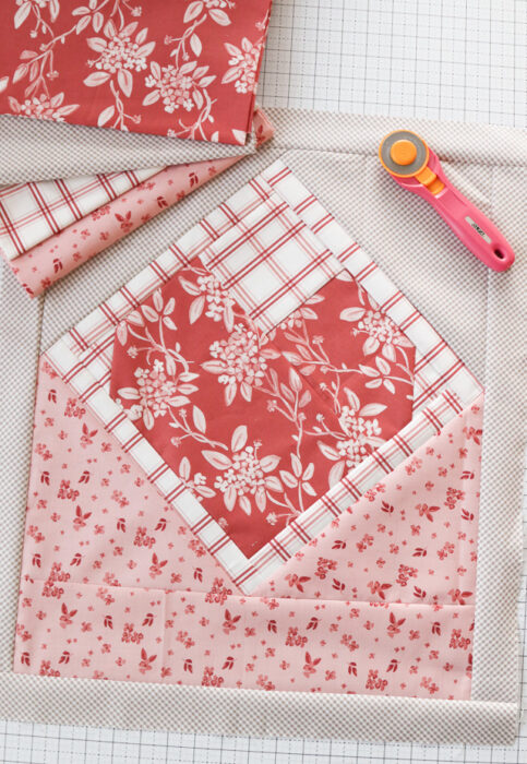 Free Valentine Mini quilt made with Portsmouth Fabric collection by Amy Smart