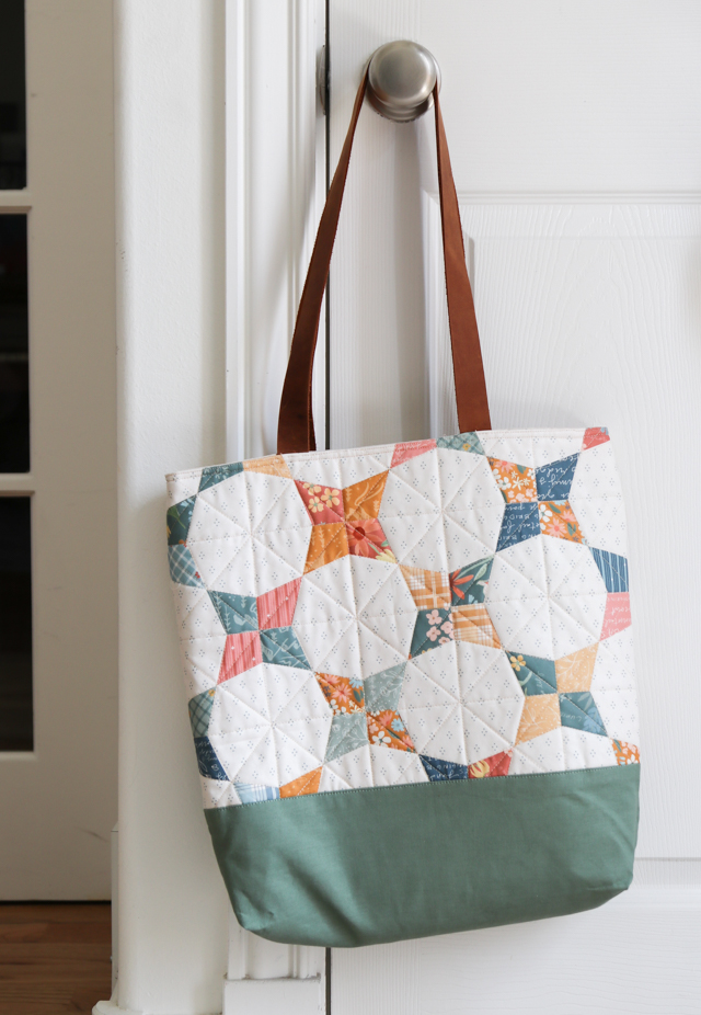 Quilted tote bag made with Albion cheater print by Amy Smart