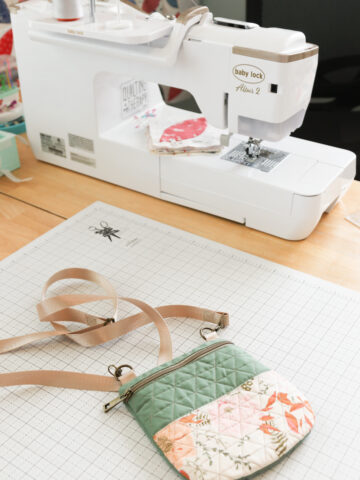 Handmade quilted zipper purse - made in the embroidery hoop