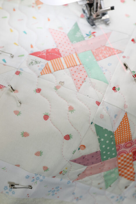 How to quilt perfect waves using the Serpentine Stitch on your sewing machine
