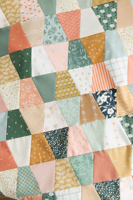 Tutorial: How to make a scrappy Tumbler Patchwork Quilt