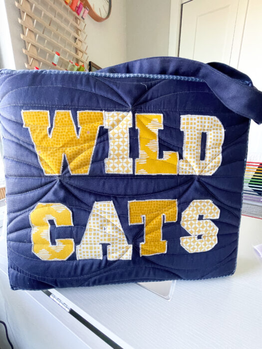 Quilted Stadium Seat cushion tutorial - perfect to customize for your favorite team!
