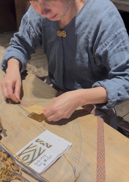 Brikkevev tablet weaving - a traditional Viking technique