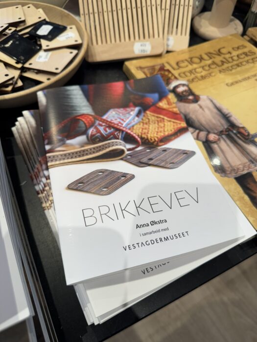 Brikkevev tablet weaving - a traditional Viking technique