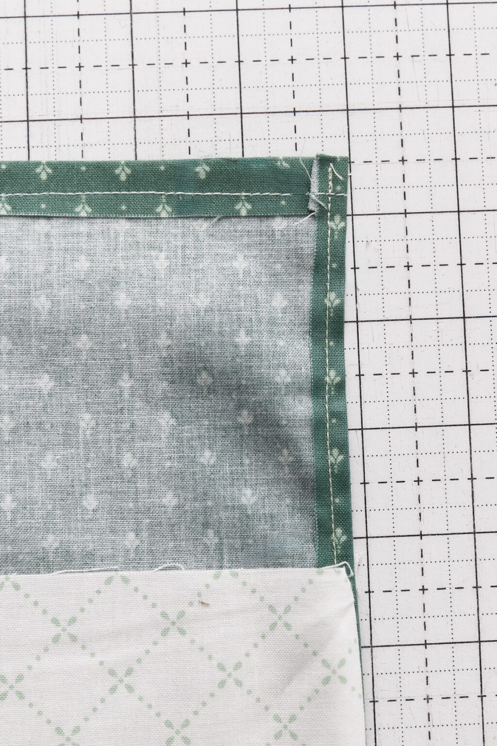 Easy Lined Drawstring Bag Tutorial in 3 Sizes - Diary of a Quilter - a ...