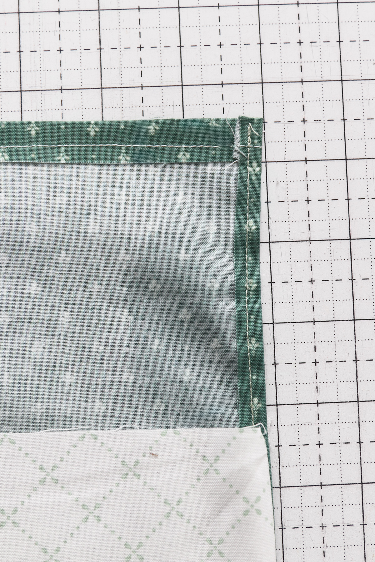 Easy Lined Drawstring Bag Tutorial in 3 Sizes - Diary of a Quilter - a ...