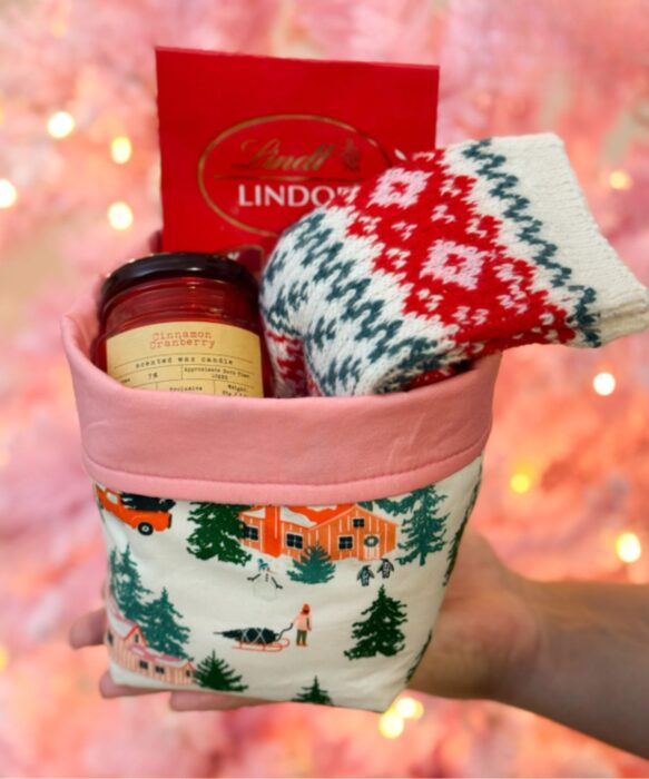 16 Easy Gifts to Sew in an afternoon: Reversible Fabric Box tutorial from Stacey Lee Creative