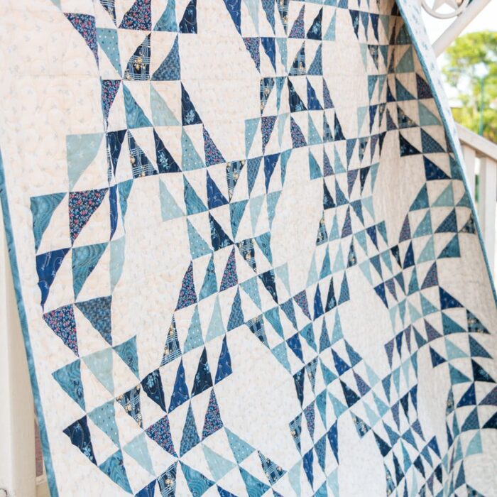 Free Ocean Waves quilt block pattern from the Fat Quarter Shop