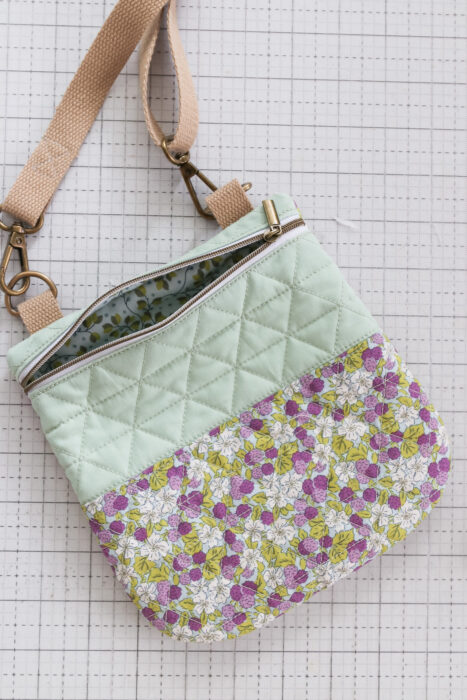 Lined zipper bag made in a machine embroidery hoop with Ellie pattern from Kimberbell